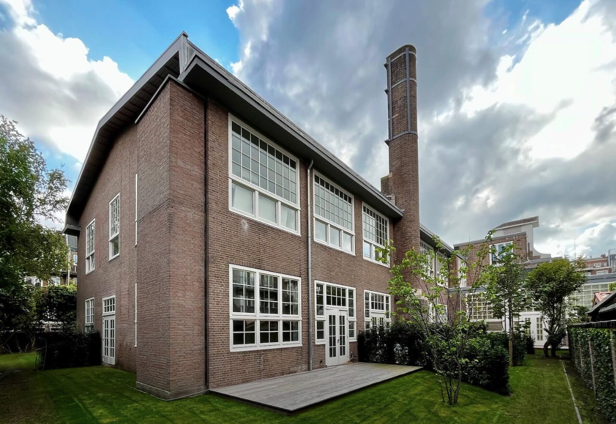 Kozijnen van Kuiters, kozijnen van hout, houten kozijnen, houten deuren, houten ramen, deur van hout, duurzame kozijnen, isolatie kozijnen, Accoya kozijnen, kozijn van Accoya, Accoya bekleding, luiken, shutters, buiten luik,